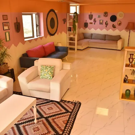 Trip'n'hostel Pink Bubble 旅馆 地拉那