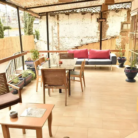 Trip'n'hostel Pink Bubble تيرانا