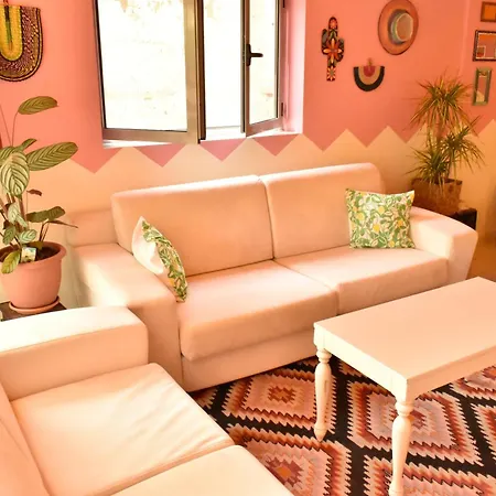 Trip'n'hostel Pink Bubble 旅馆 地拉那